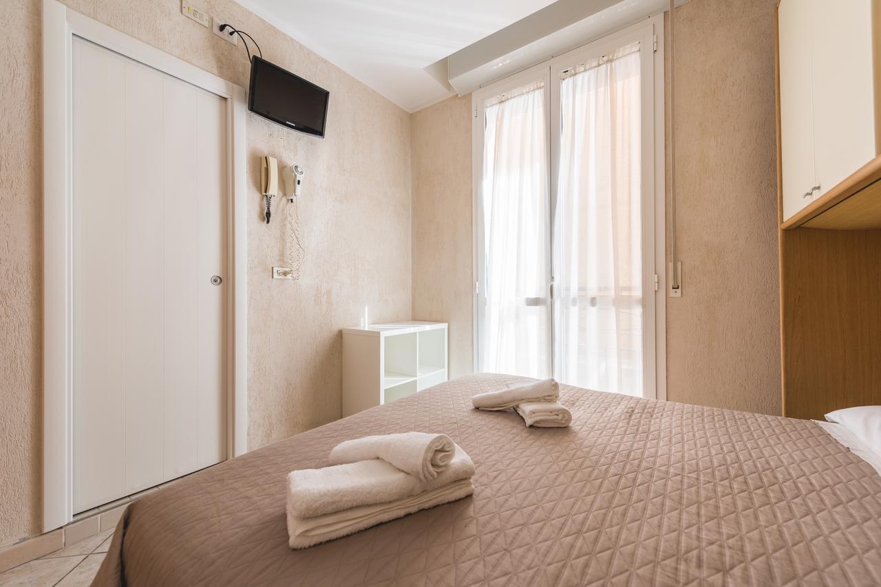 Hotel Romina Rimini Eksteriør billede